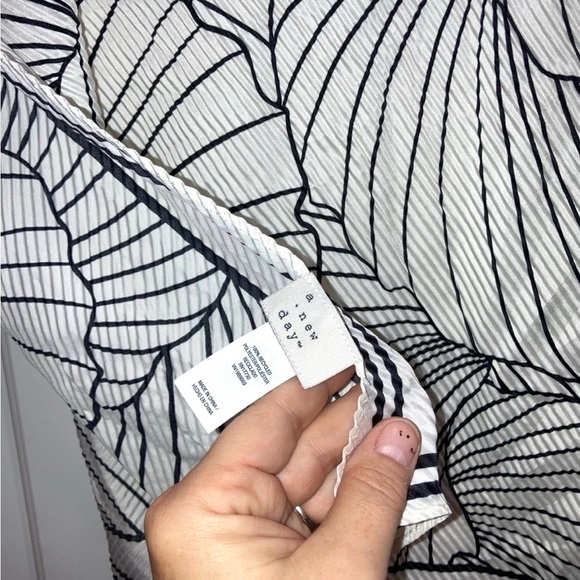 A New Day Womens Scarf black white
100% recycled polyester - Picture 3 of 4